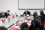 張軍與香港法官及司法人員內(nèi)地交流訪問團座談交流 指出 為中國特色社會主義司法制度完善接續(xù)奮斗
