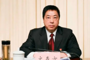 湖南省岳陽(yáng)經(jīng)濟(jì)技術(shù)開(kāi)發(fā)區(qū)黨工委原書(shū)記文春方被開(kāi)除黨籍和公職