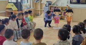 山西晉城：走進(jìn)幼兒園開(kāi)展普法教育