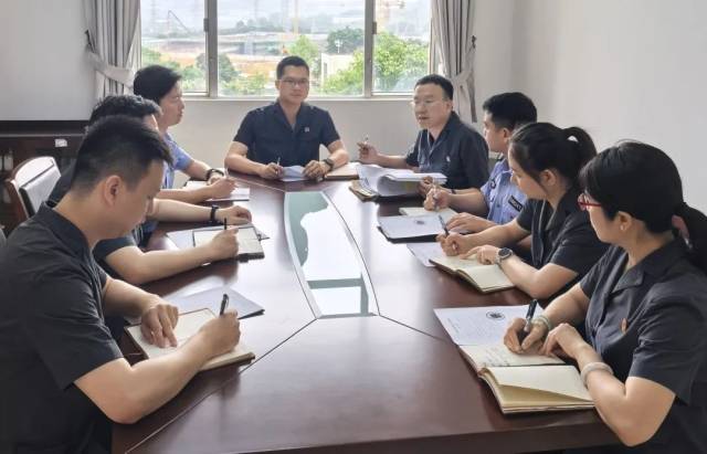 辦案小組研討案件行動方案