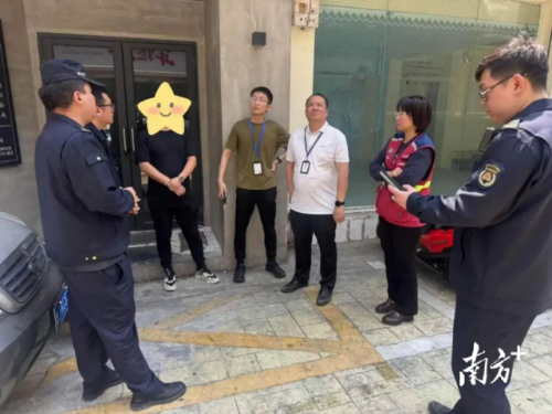 白沙街道組織有關(guān)部門到現(xiàn)場(chǎng)處置油煙擾民問(wèn)題。 受訪者 供圖